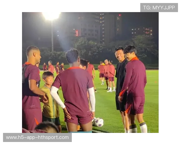 俱乐部在青训赛中发现潜力前锋并提拔进一线，俱乐部青训什么意思